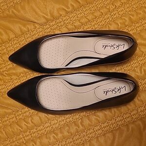 Life Stride 11W black low heel pumps